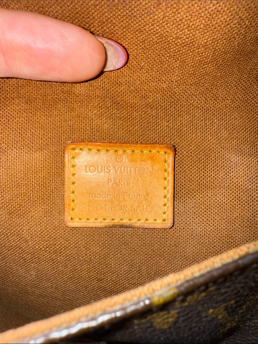 Authentic Vintage Louis Vuitton Monogram Pochette Florentine - Picture 2 of 7